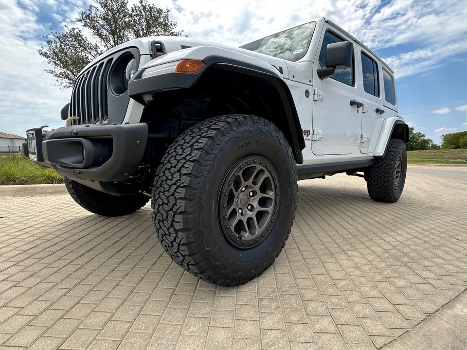 2023 Jeep JL Wrangler - Image 24 of 31