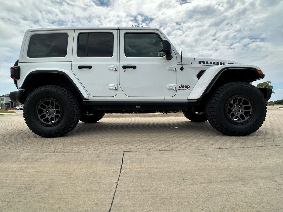 2023 Jeep JL Wrangler - Image 12 of 31