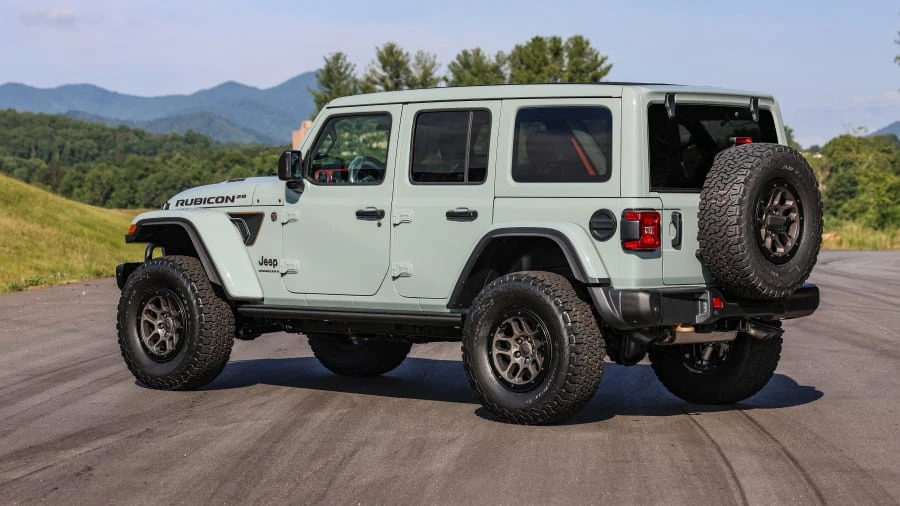 2023 Jeep JL Wrangler - Image 2 of 31