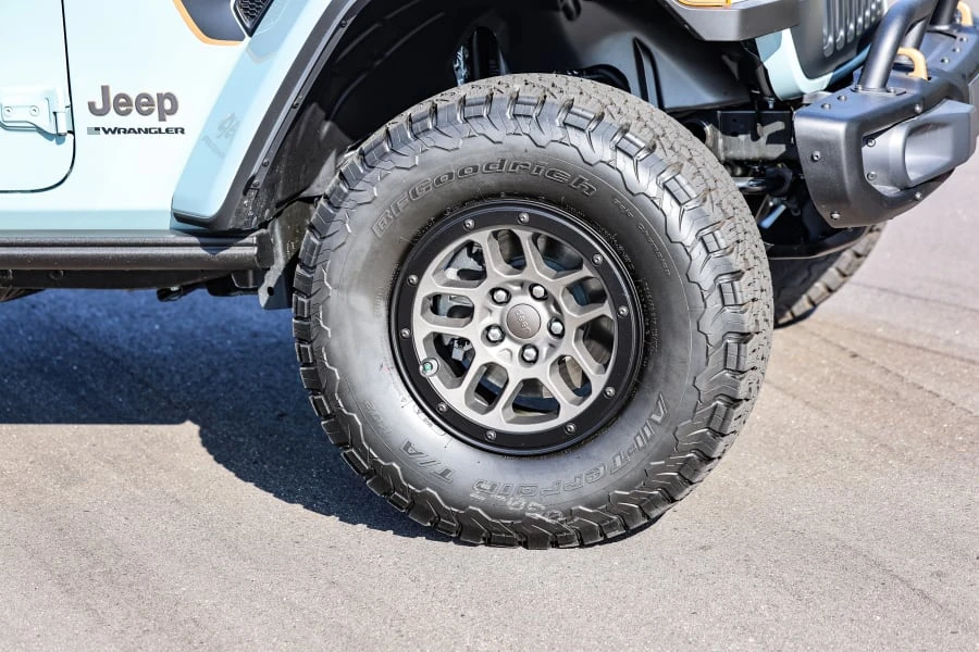 2023 Jeep JL Wrangler - Image 24 of 31