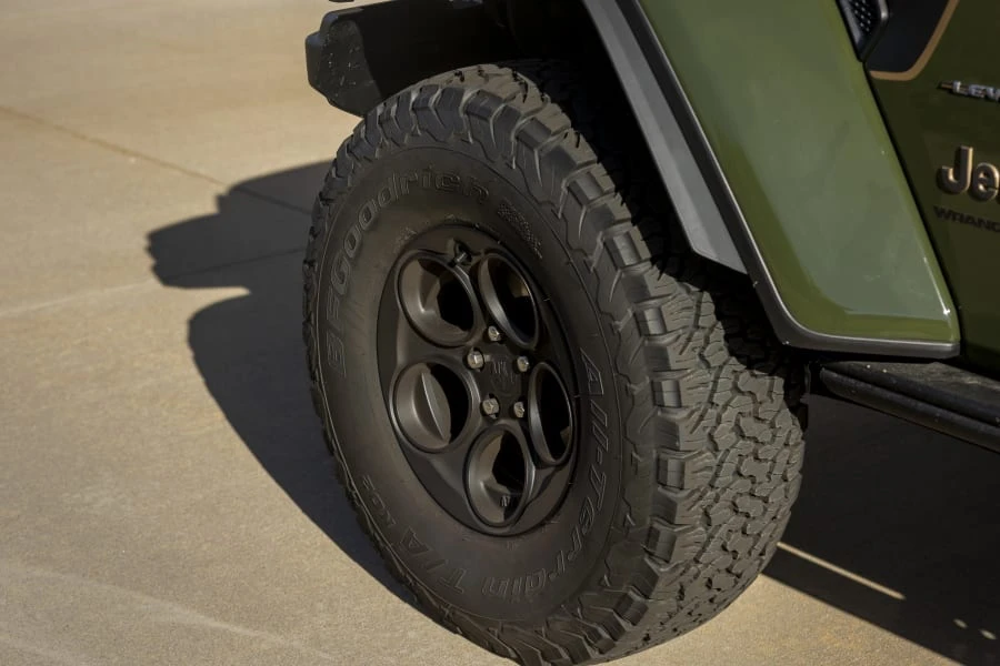 2023 Jeep JL Wrangler - Image 9 of 28