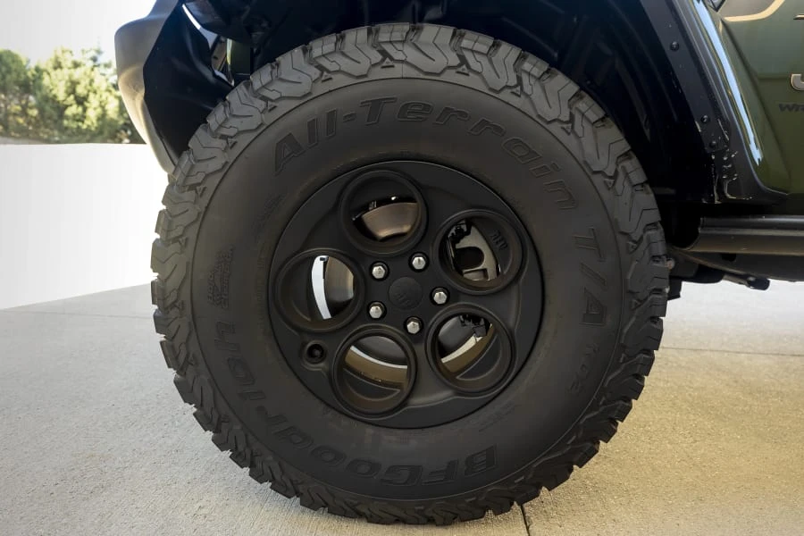2023 Jeep JL Wrangler - Image 19 of 28
