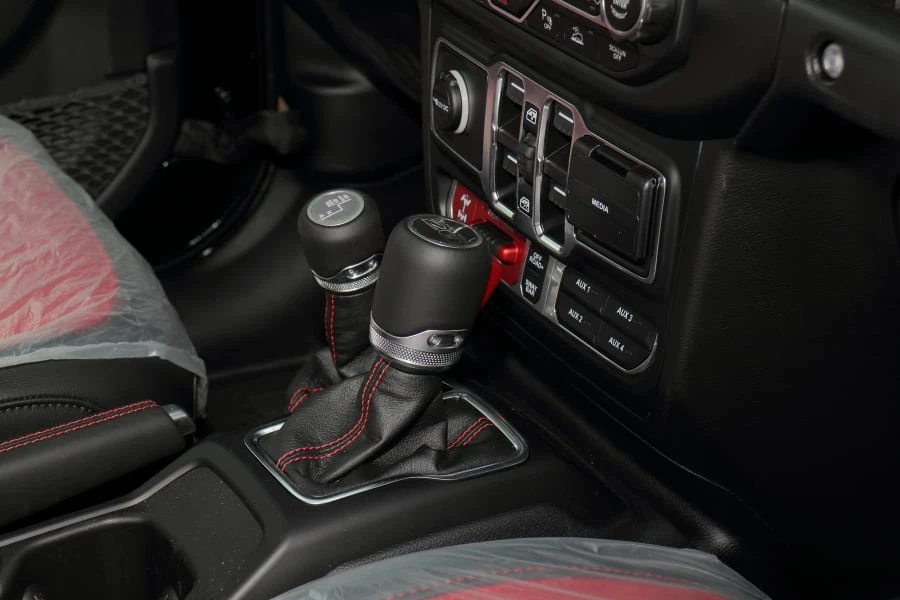 2023 Jeep JL Wrangler - Image 27 of 31