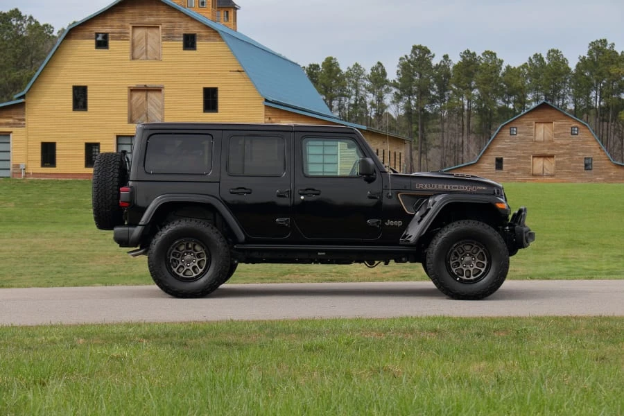 2023 Jeep JL Wrangler - Image 2 of 31