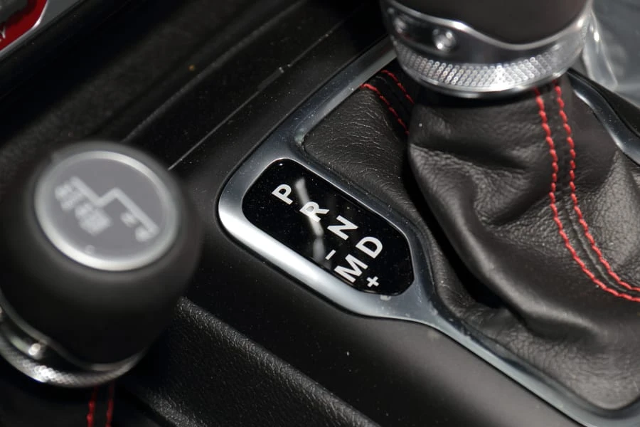 2023 Jeep JL Wrangler - Image 25 of 31