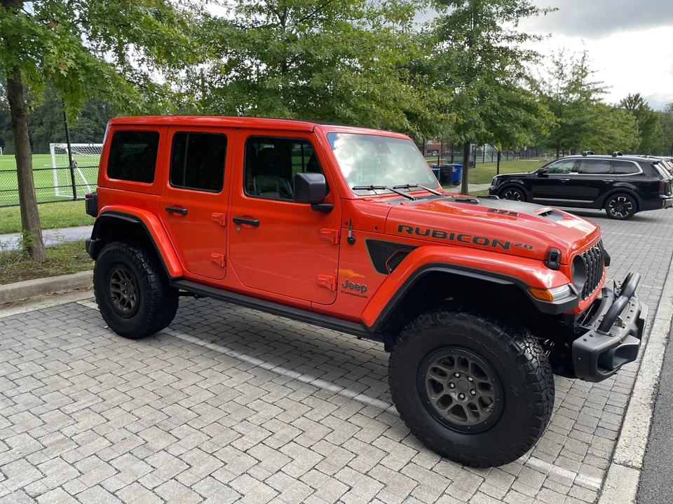 2023 Jeep JL Wrangler - Image 16 of 31
