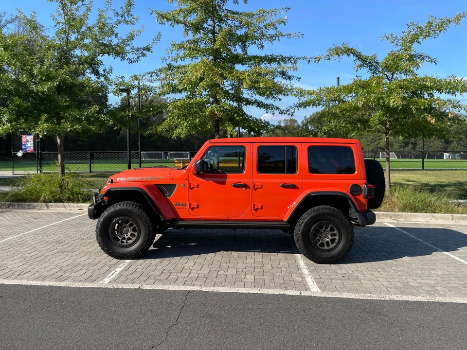 2023 Jeep JL Wrangler - Image 21 of 31