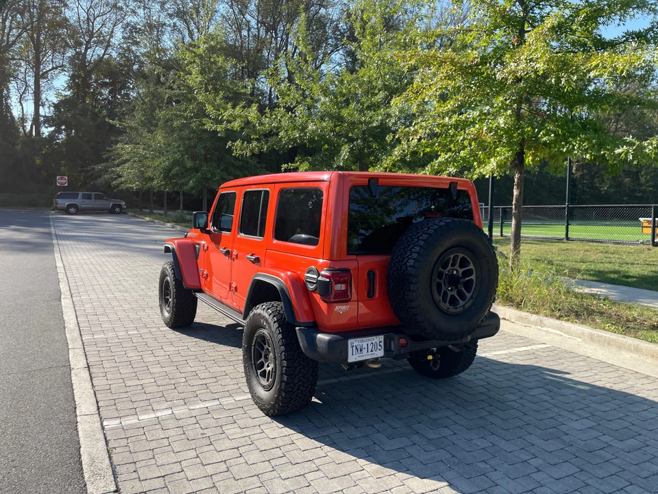 2023 Jeep JL Wrangler - Image 23 of 31