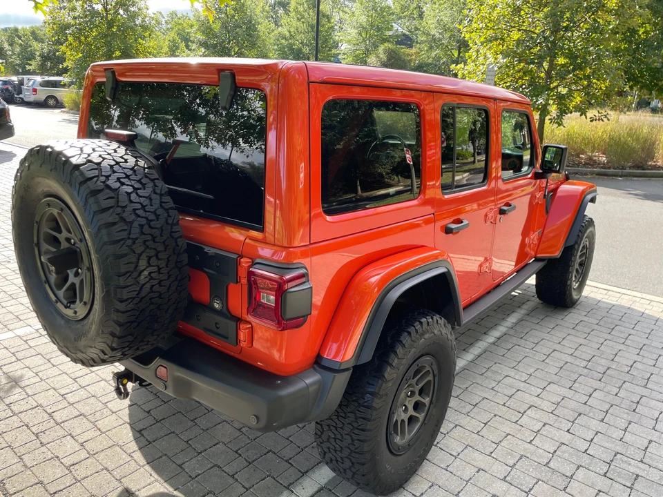2023 Jeep JL Wrangler - Image 15 of 31
