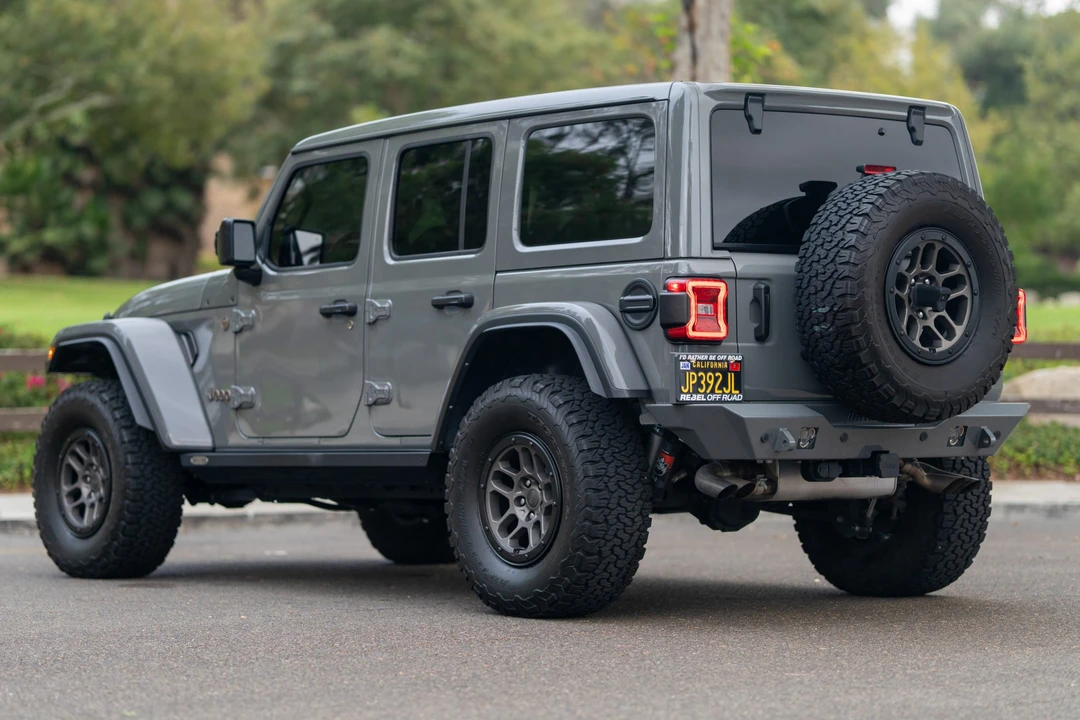 2023 Jeep JL Wrangler - Image 10 of 31