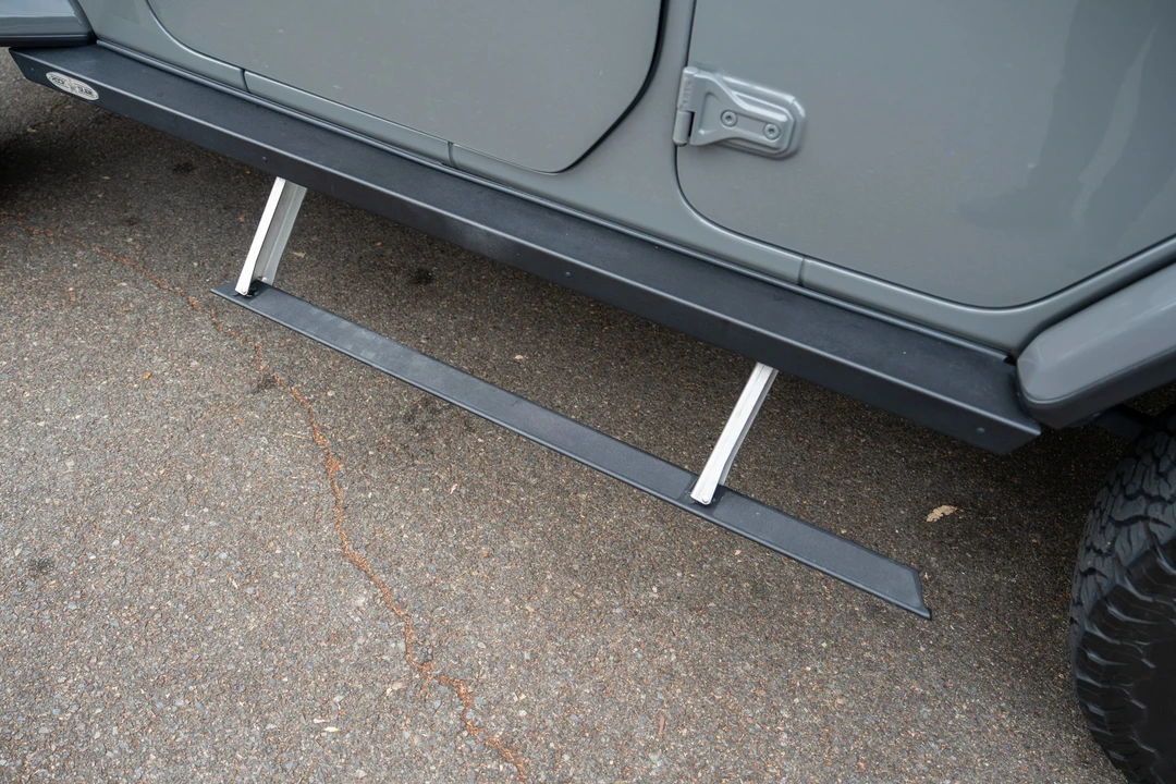 2023 Jeep JL Wrangler - Image 18 of 31