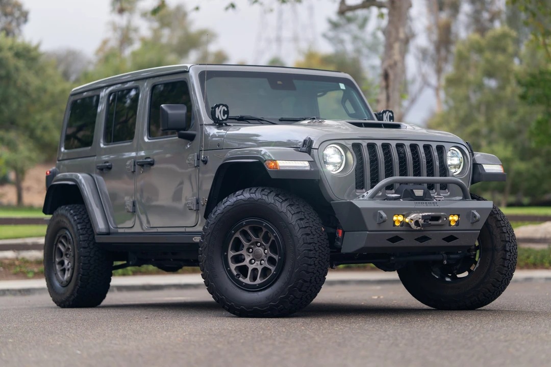 2023 Jeep JL Wrangler - Image 5 of 31