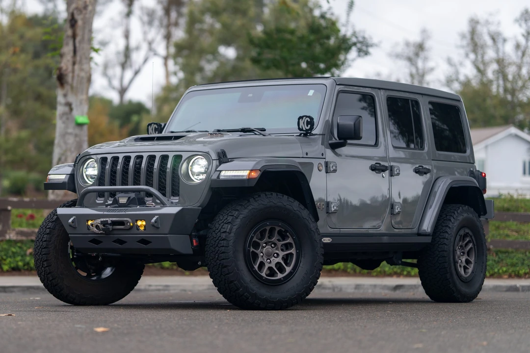 2023 Jeep JL Wrangler - Image 2 of 31