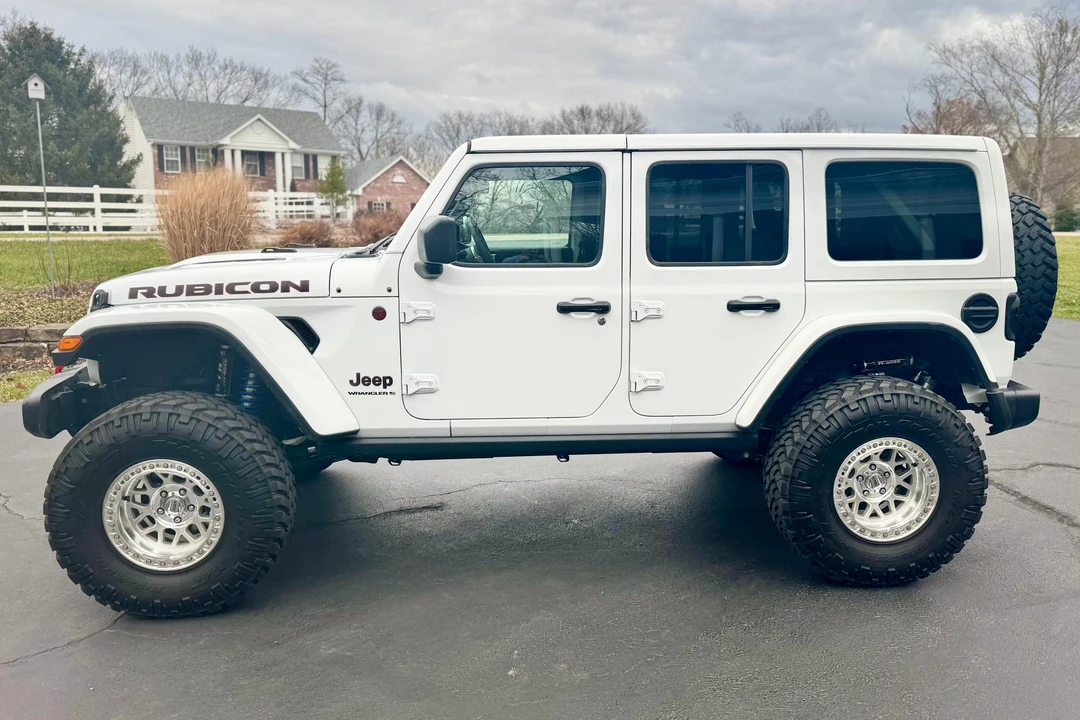 2023 Jeep JL Wrangler - Image 3 of 31