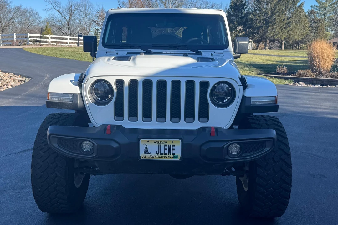 2023 Jeep JL Wrangler - Image 2 of 31
