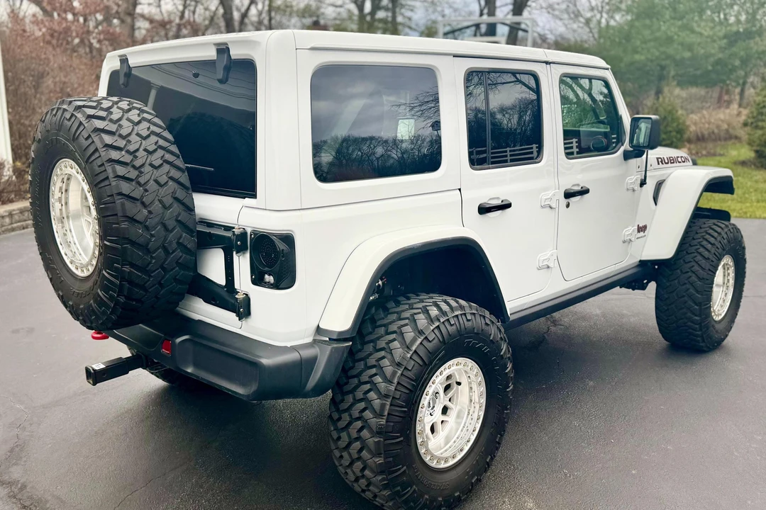 2023 Jeep JL Wrangler - Image 4 of 31