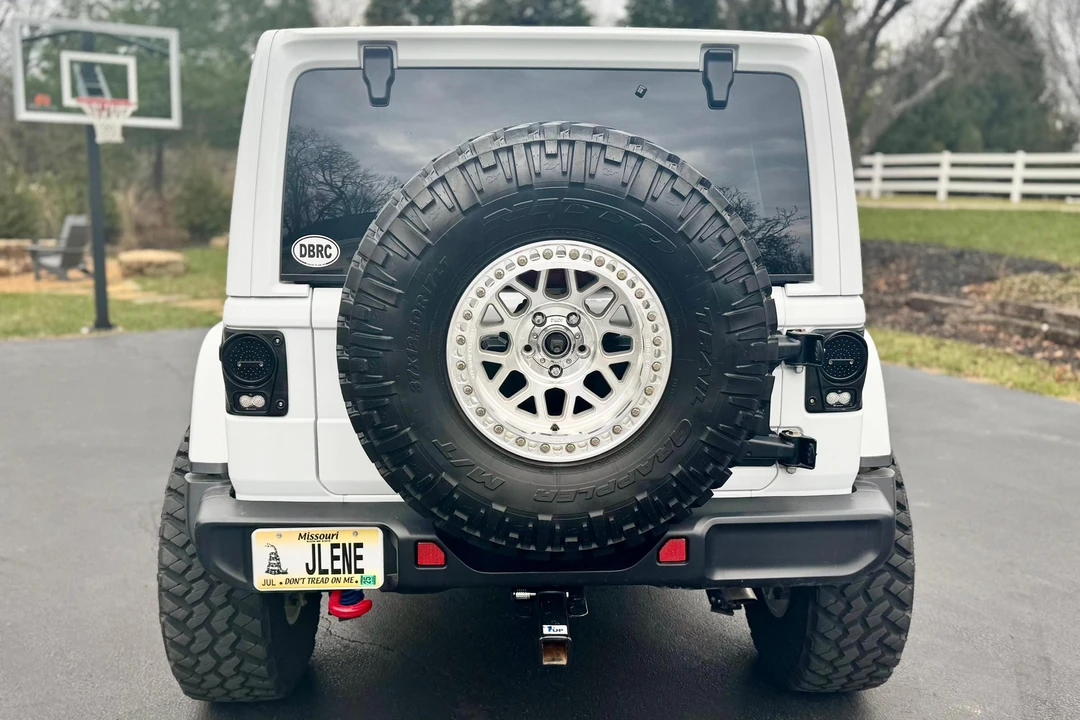 2023 Jeep JL Wrangler - Image 5 of 31