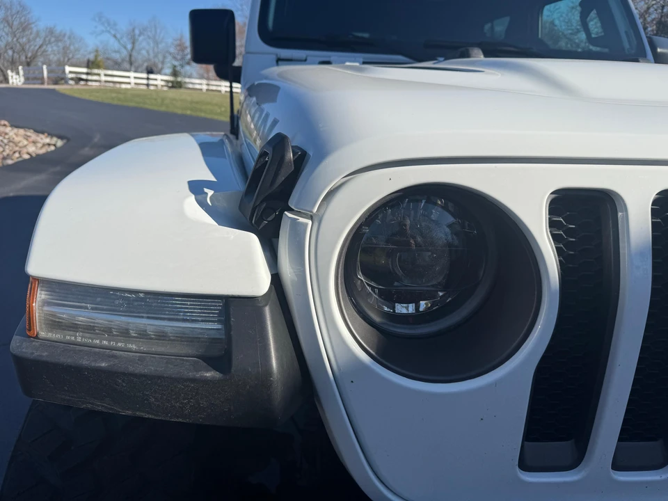 2023 Jeep JL Wrangler - Image 19 of 31
