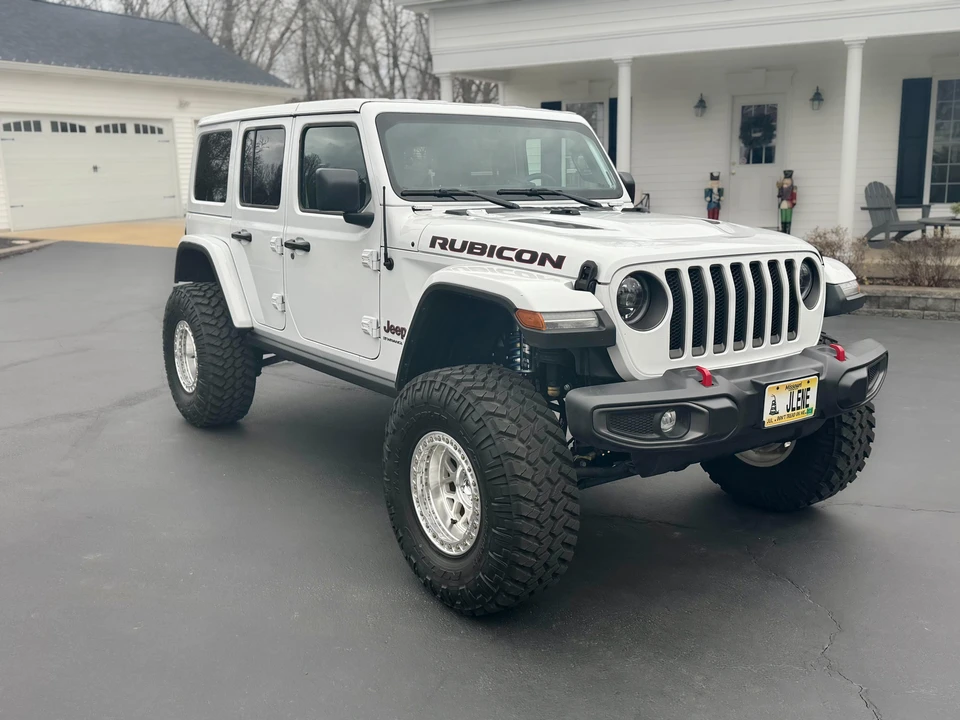2023 Jeep JL Wrangler - Image 18 of 31