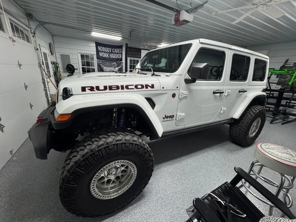 2023 Jeep JL Wrangler - Image 9 of 31