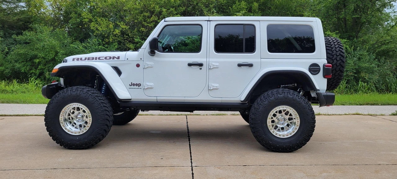 2023 Jeep JL Wrangler - Image 11 of 31