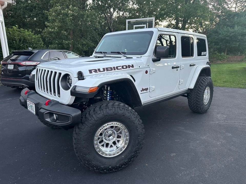 2023 Jeep JL Wrangler - Image 8 of 31