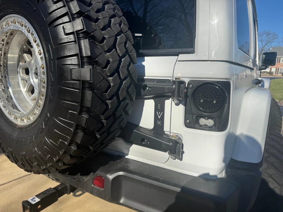 2023 Jeep JL Wrangler - Image 25 of 31