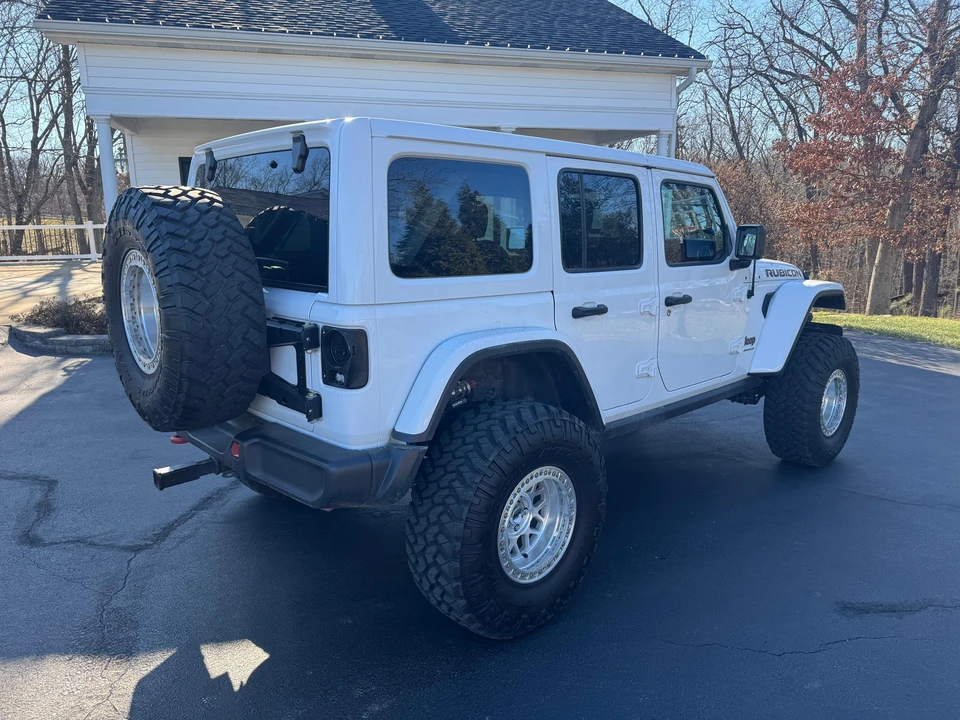 2023 Jeep JL Wrangler - Image 14 of 31