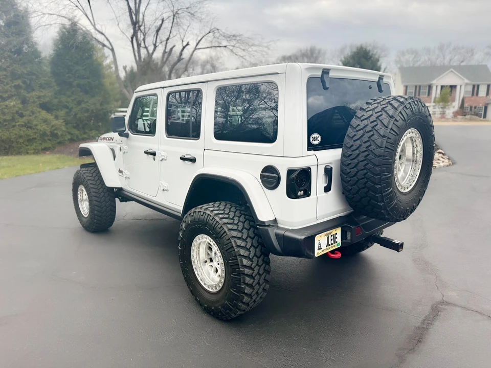 2023 Jeep JL Wrangler - Image 12 of 31