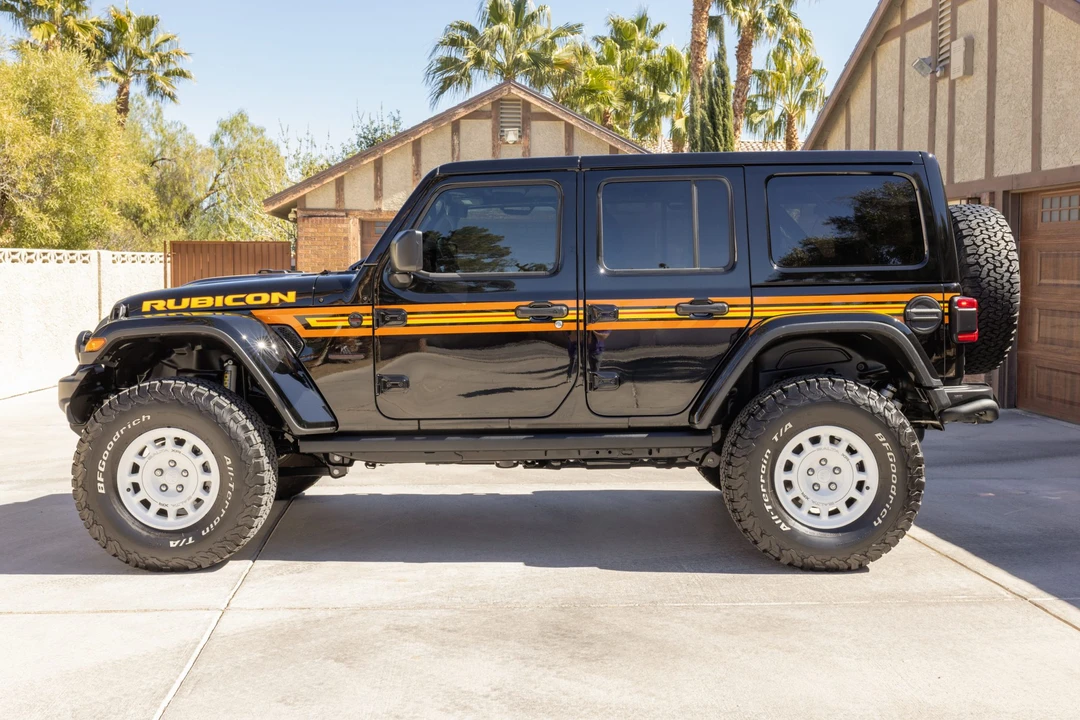2023 Jeep JL Wrangler - Image 9 of 31