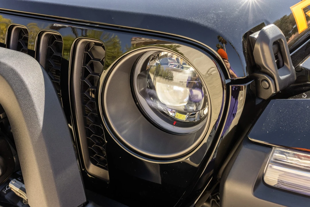 2023 Jeep JL Wrangler - Image 15 of 31