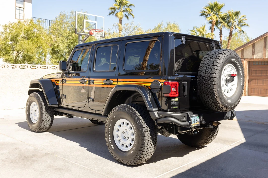 2023 Jeep JL Wrangler - Image 8 of 31