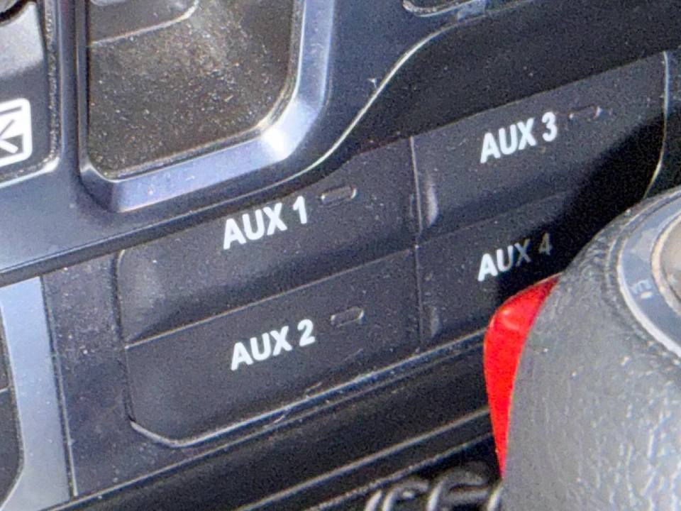 2023 Jeep JL Wrangler - Image 14 of 21