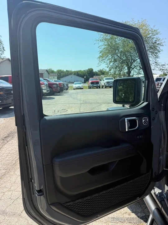 2023 Jeep JL Wrangler - Image 6 of 8