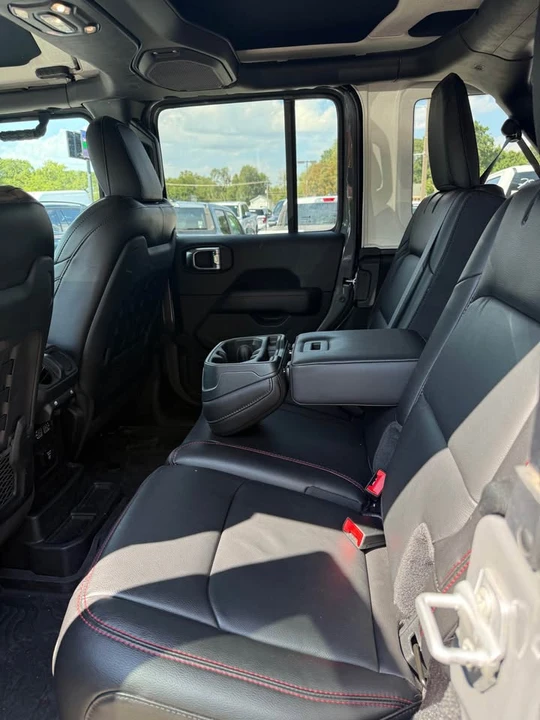 2023 Jeep JL Wrangler - Image 4 of 8
