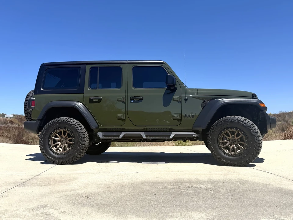 2023 Jeep JL Wrangler - Image 27 of 31