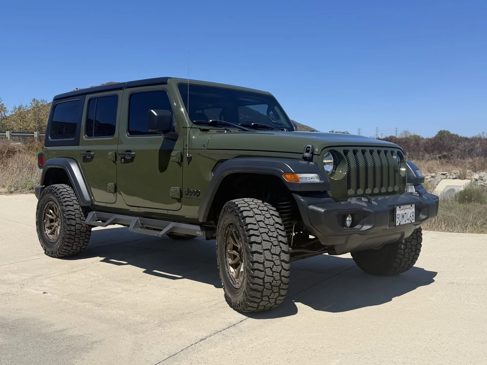2023 Jeep JL Wrangler - Image 21 of 31
