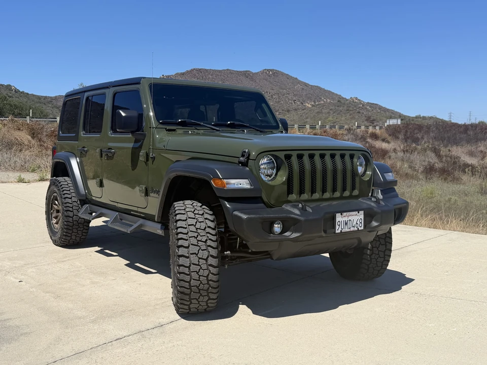 2023 Jeep JL Wrangler - Image 20 of 31
