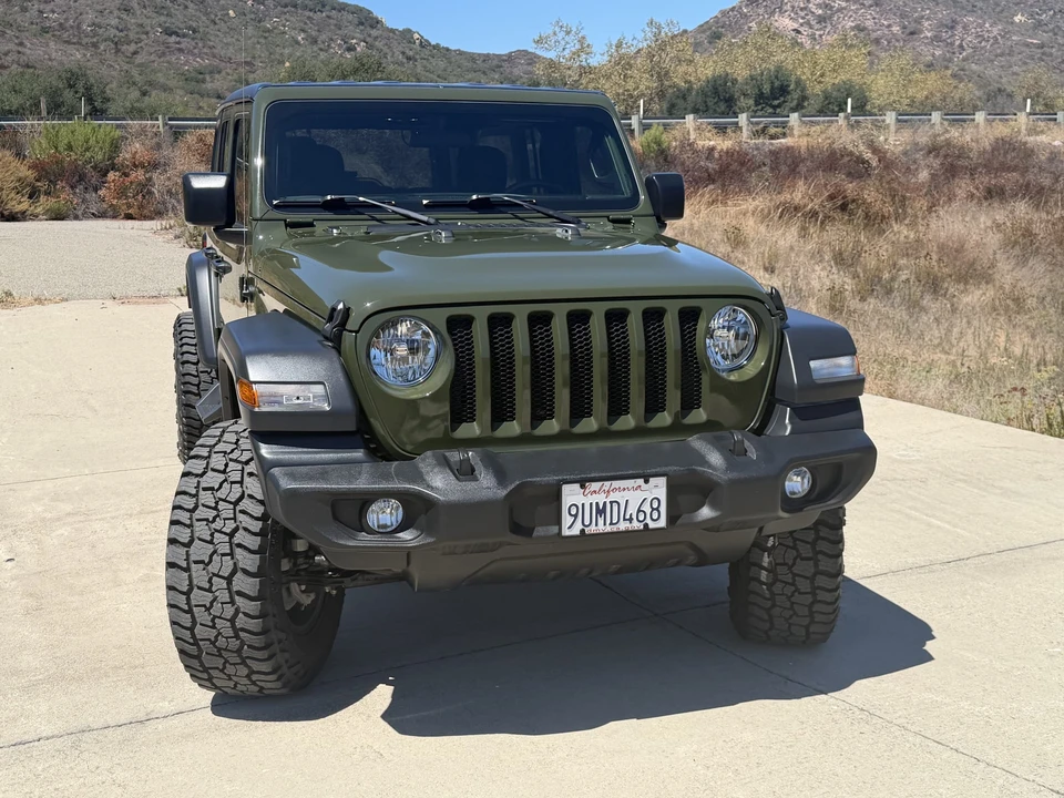 2023 Jeep JL Wrangler - Image 14 of 31