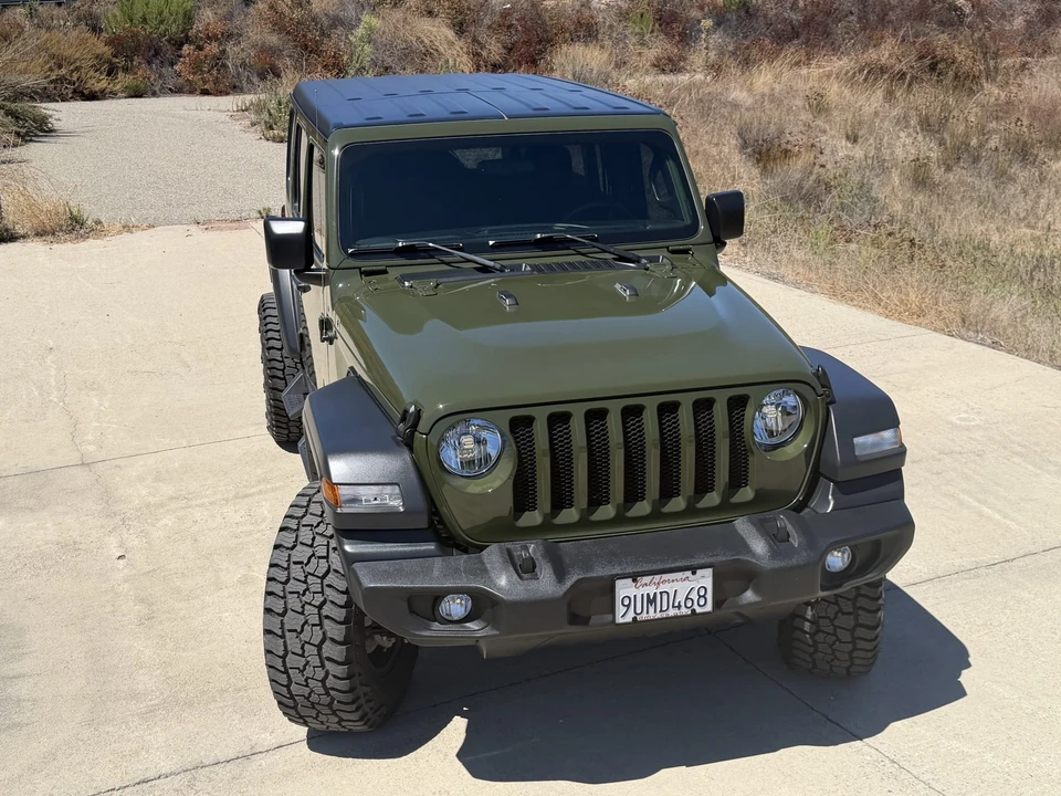 2023 Jeep JL Wrangler - Image 15 of 31