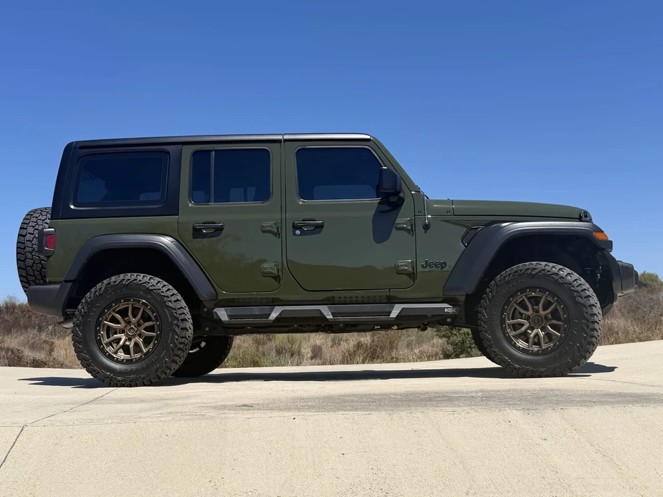 2023 Jeep JL Wrangler - Image 29 of 31