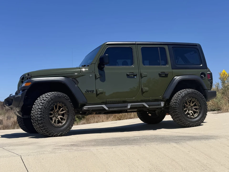 2023 Jeep JL Wrangler - Image 3 of 31