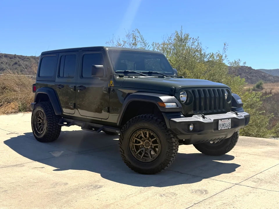 2023 Jeep JL Wrangler - Image 22 of 31