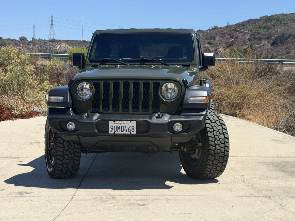 2023 Jeep JL Wrangler - Image 10 of 31
