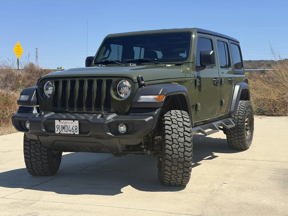 2023 Jeep JL Wrangler - Image 8 of 31