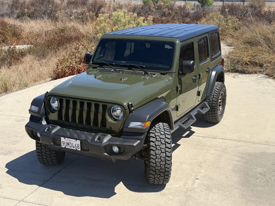 2023 Jeep JL Wrangler - Image 7 of 31