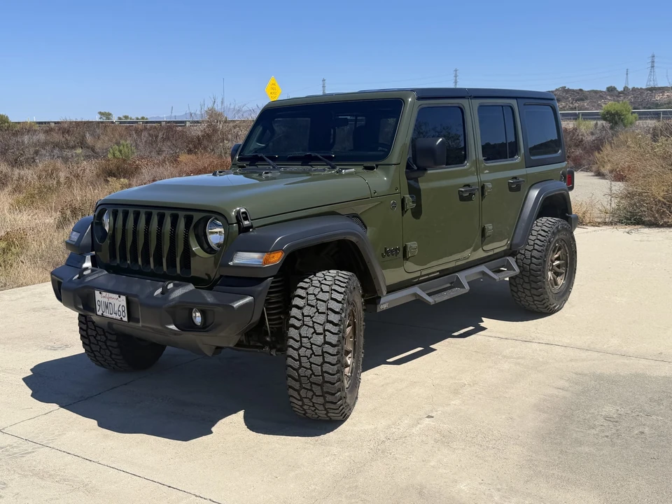 2023 Jeep JL Wrangler - Image 6 of 31