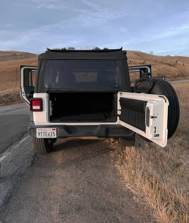 2023 Jeep JL Wrangler - Image 5 of 11