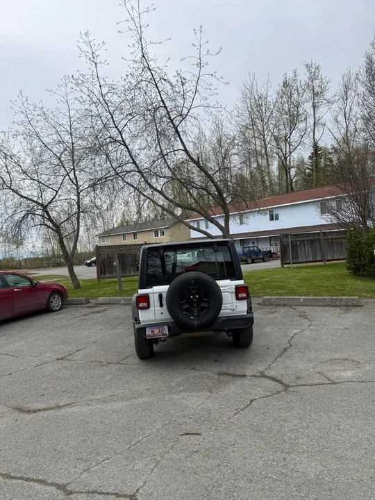 2023 Jeep JL Wrangler - Image 5 of 11