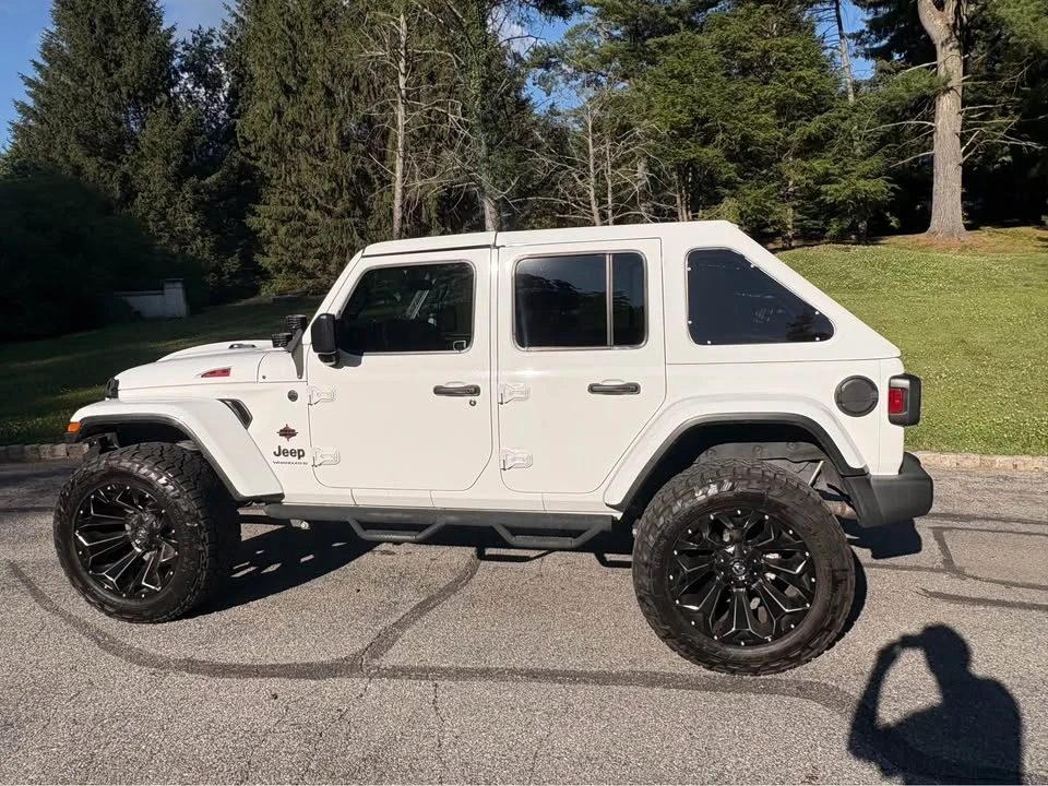 2023 Jeep JL Wrangler - Image 2 of 6